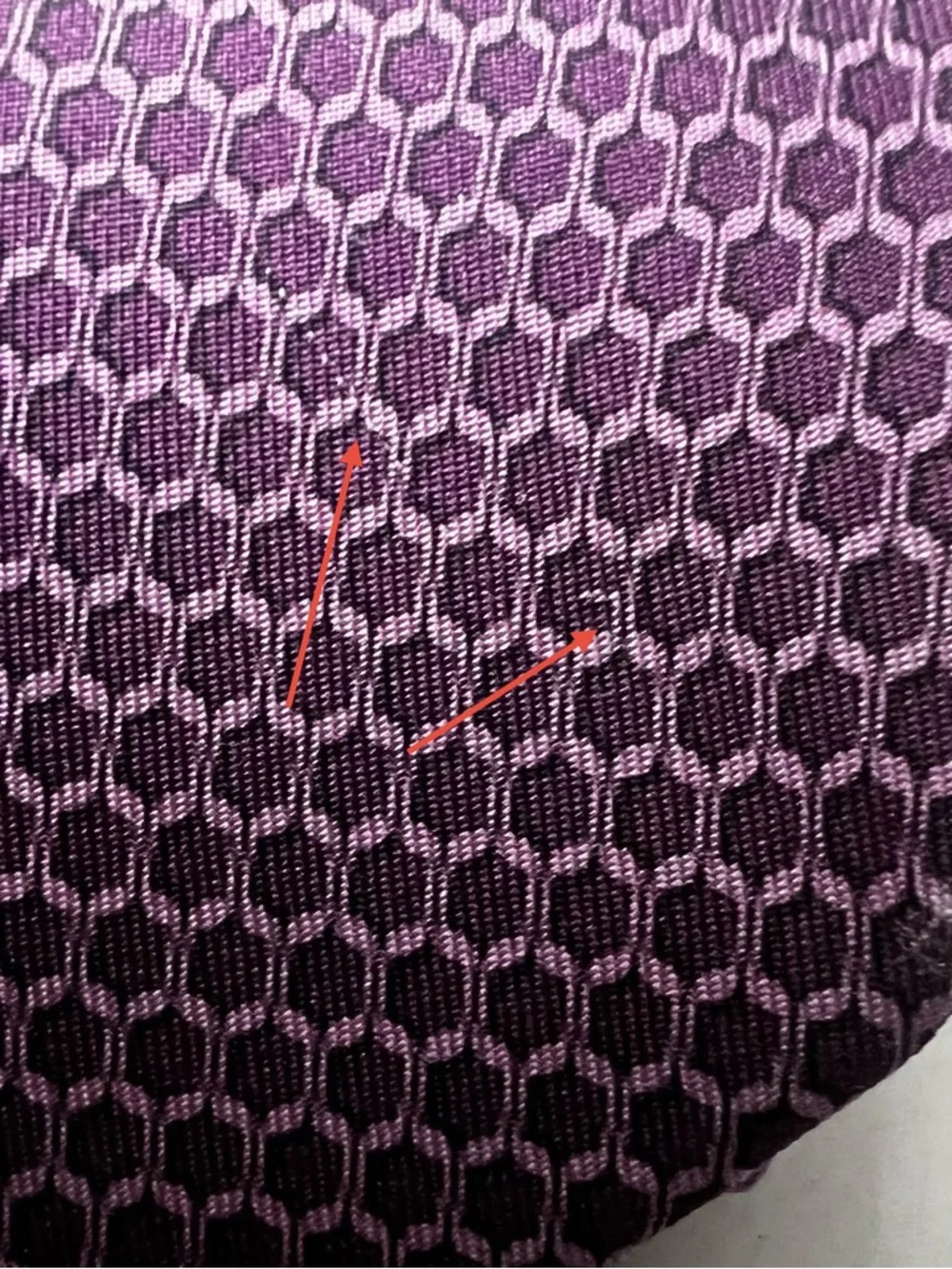 GUCCI Authentic 100% Silk Luxury Designer Necktie Purple Geometric Hand Sewn Tie